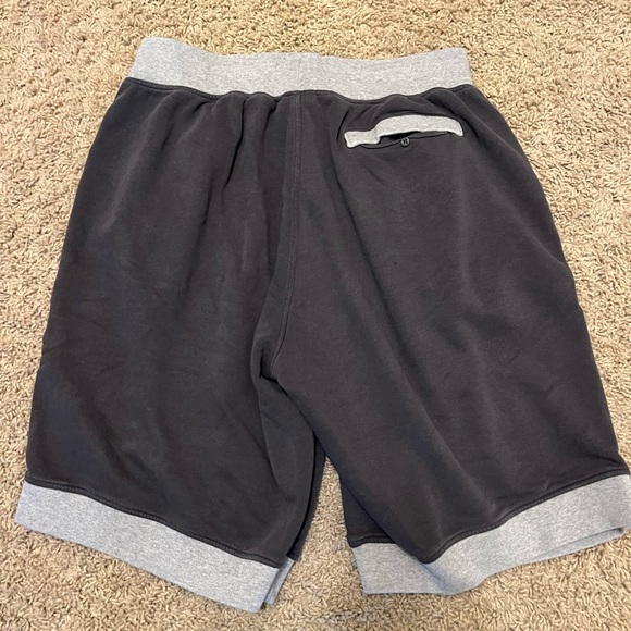 Air Jordan Shorts size XL - Picture 2 of 5